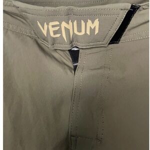 Venum Mens MMA Fight Shorts Medium Olive Green Training Gym‎ Workout
